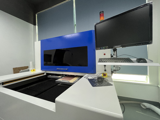 Doppelte Tabellen-Laser FPC PWB-Schneidemaschine für Platten-Metallnichtmetall